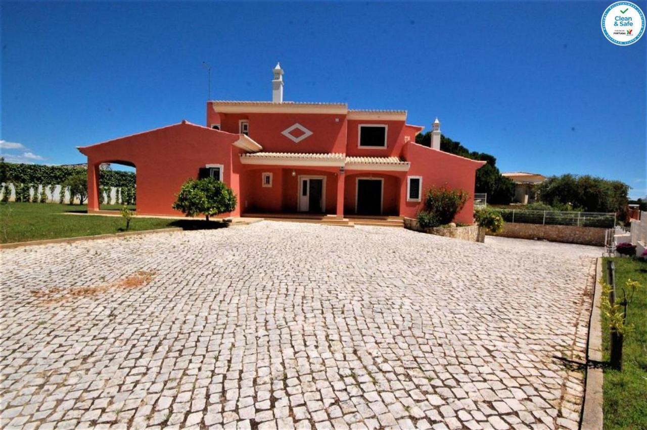 Villa Mikael - Free Wi-Fi - Aircon - Private Pool By Bedzy Albufeira Bagian luar foto