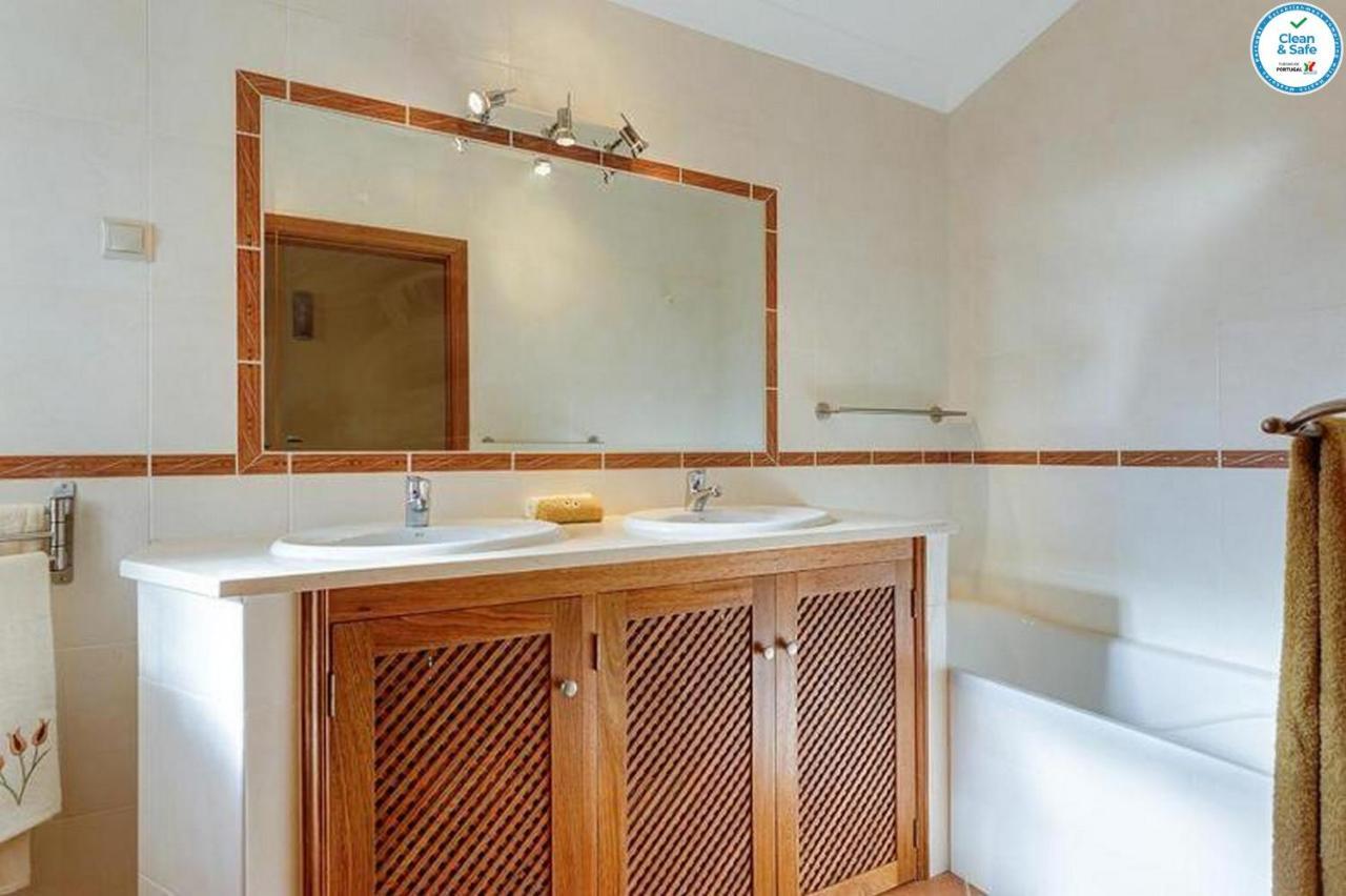 Villa Mikael - Free Wi-Fi - Aircon - Private Pool By Bedzy Albufeira Bagian luar foto