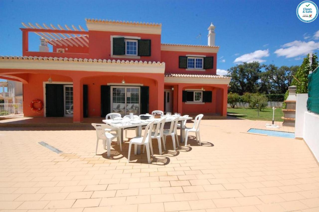 Villa Mikael - Free Wi-Fi - Aircon - Private Pool By Bedzy Albufeira Bagian luar foto